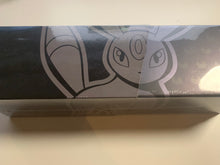 Load image into Gallery viewer, Pokemon TCG Chinese Sword & Shield Celebrations 25th Anniversary (s8a) Umbreon Collection Box